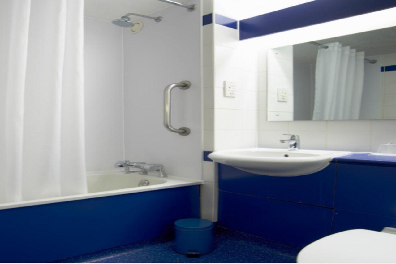 Travelodge Мидлвич Экстерьер фото