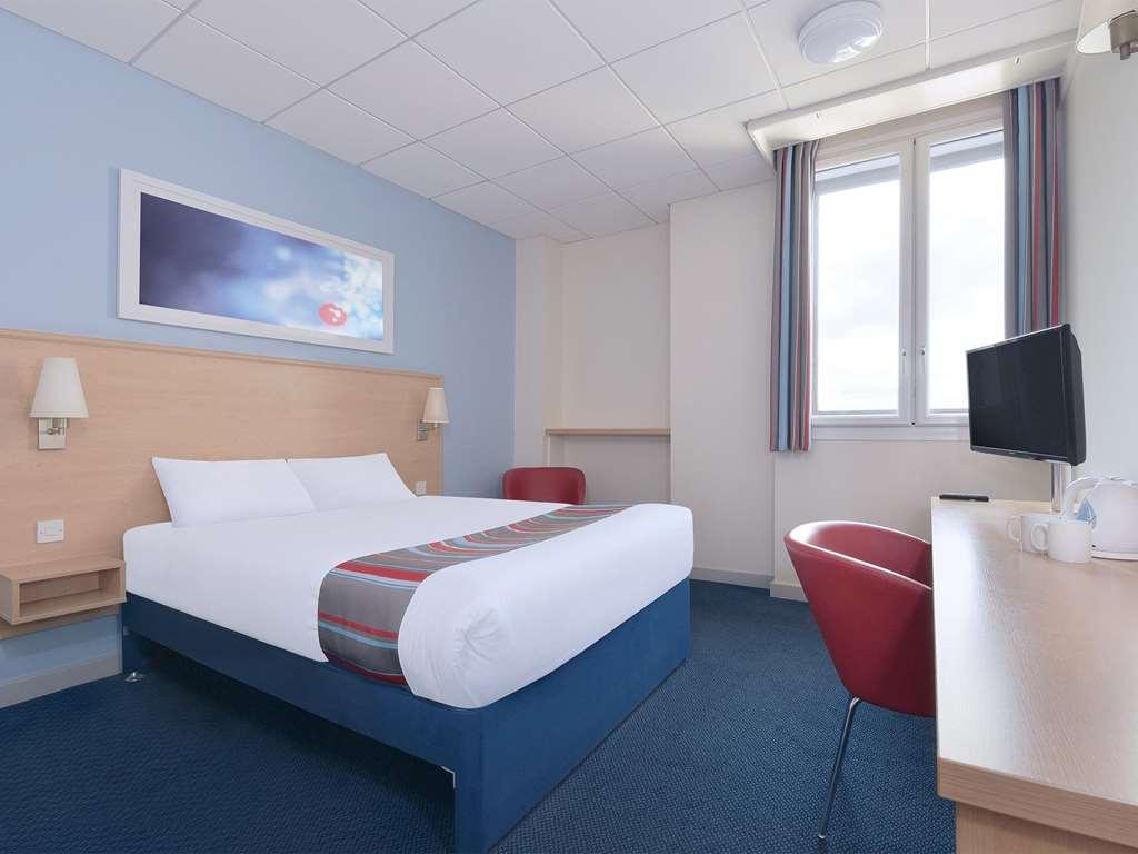 Travelodge Мидлвич Номер фото
