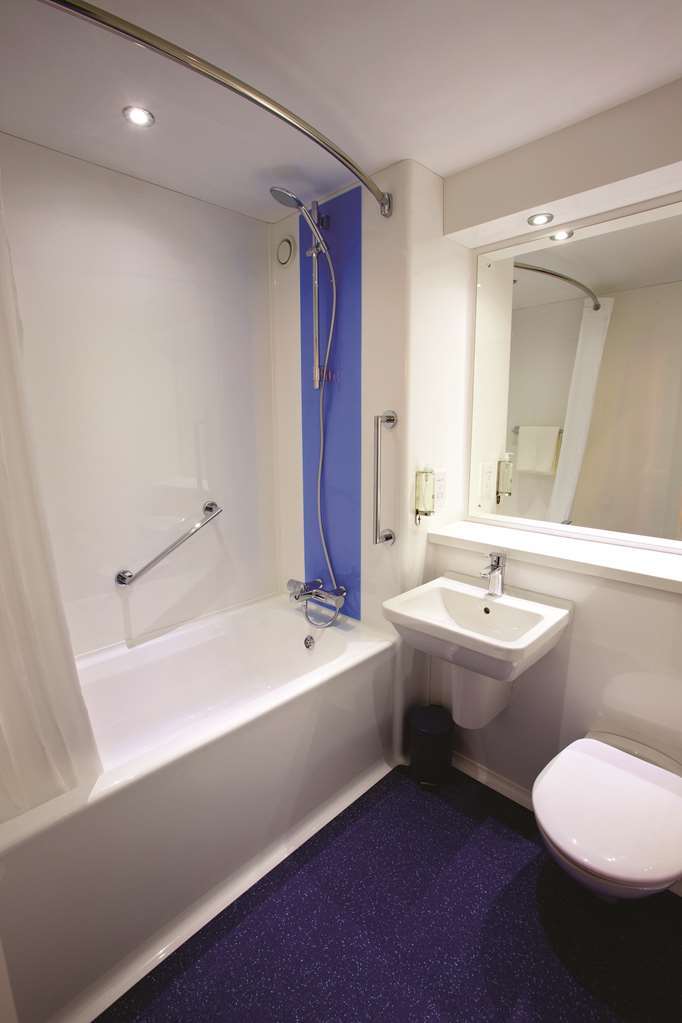 Travelodge Мидлвич Номер фото
