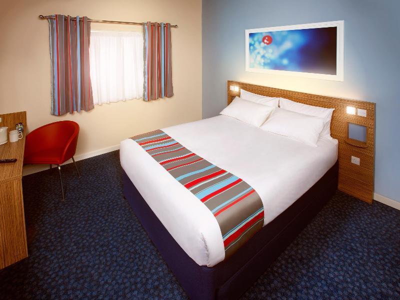 Travelodge Мидлвич Экстерьер фото