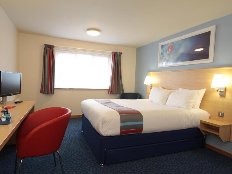 Travelodge Мидлвич Экстерьер фото