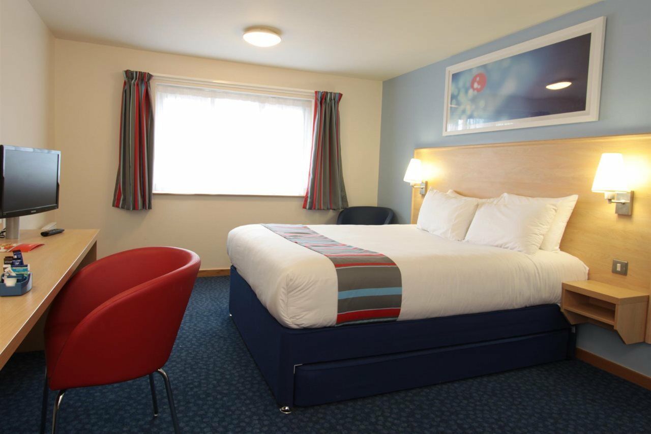 Travelodge Мидлвич Экстерьер фото